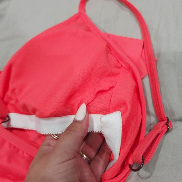 Kenneth Cole Reaction Coral Pink Swim 2 Piece with Ruffle Accents, Nwt, Size M - Picture 12 of 15